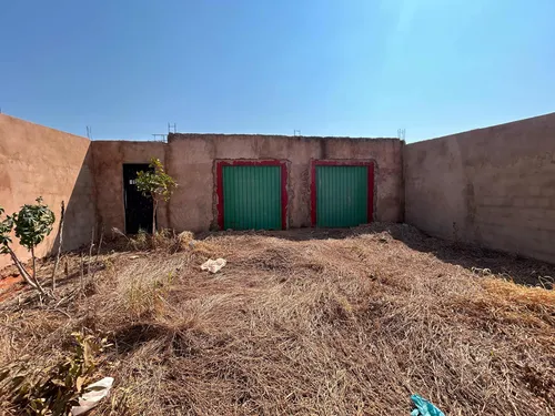 2 Salões Comercial E 1 Kitnet No Fundo
