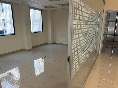 Juárez, 2000m2 Totalmente Acondicionado, Privados, Salas De Juntas, Amplias Áreas Abiertas De Trabajo, Baños, Excelente Ubicación