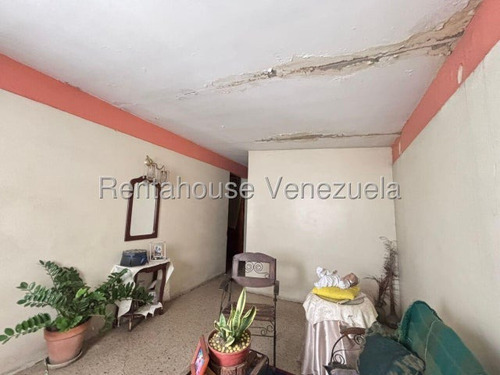 & Maria Luisa Mendoza Vende Sensacional Casa En El Este De Barquisimeto Con Acabados Modernos Y Posee Local Comercial 2 5 2 2 1 9 5