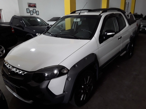 Imagem 1 de 11 de Fiat Strada 2015 1.8 16v Adventure Cab. Dupla Flex 3p