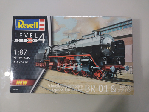 Express Locomotive Br 01:& Tender 2'2't32 1/87 Revell 02172