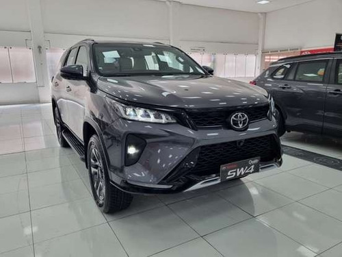 Toyota Hilux SW4 2.8 D-4D TURBO DIESEL DIAMOND 7L 4X4 AUTOMÁTICO