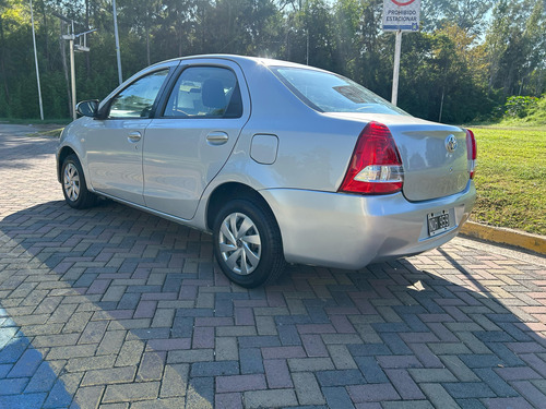 Toyota Etios 1.5 Xs