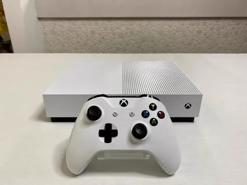 Xbox One S 1TB usado em perfeito estado