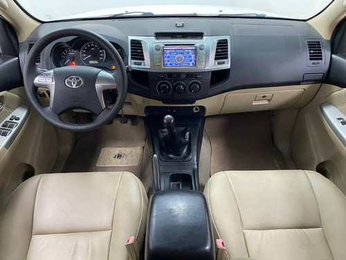 Toyota Hilux SW4 2.7 SR 4X2 16V FLEX 4P MANUAL
