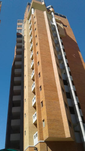 Alquiler De Apartamento En Res Monticello El Bosque Valencia Alq-002