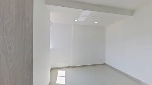 Gran Apartamento En Niquia, Código 53