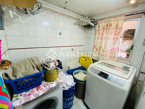 Casa En Venta De 3 Dorm Y 2 Bañ En La Comuna De El Bosque