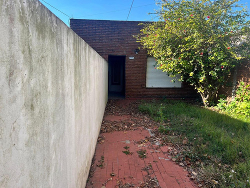 Casa En Alquiler - Los Hornos