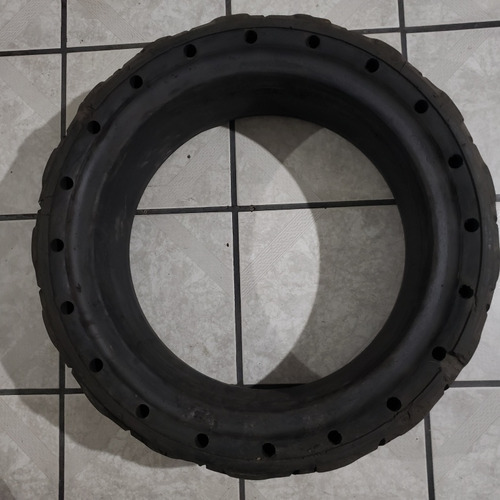 Llanta 31x10-20 Solida Para Minicargador Bobcat (Usado)