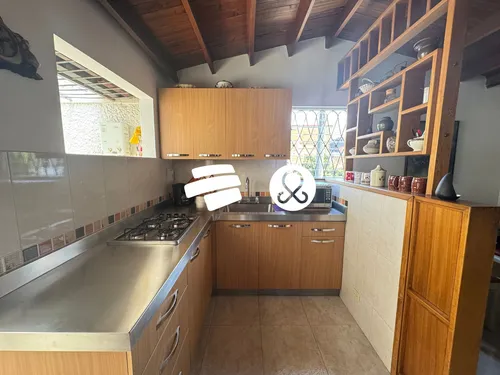 Vendo Apartamento A Pocas Cuadras Del Aeropuerto Olaya Herrera. Sector Manzanares