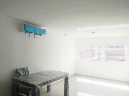 Imagen 2 de 12 de Moderno Apartamento Urb. Canaima Iv