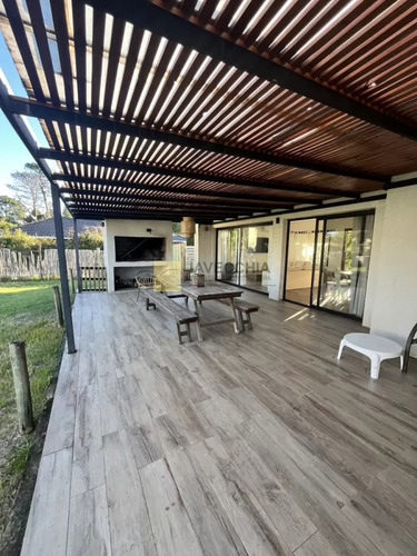 Alquiler Anual Y Venta Hermosa Casa En Barrio Privado La Residence
