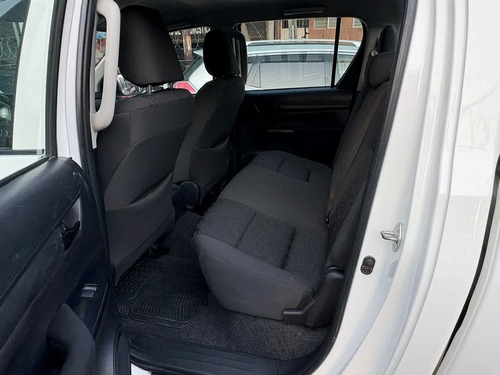 Toyota Hilux 2.7 Cabina Doble Sr Mt
