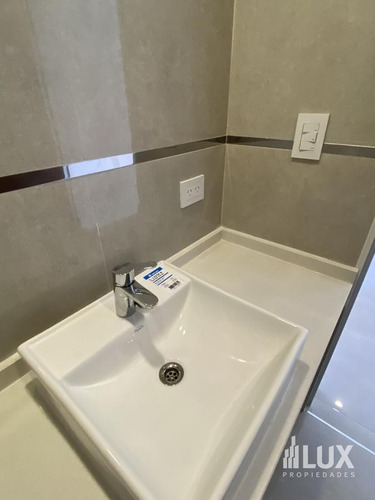 Imagen 23 de 30 de Venta Departamento Duplex Extrenar 2 Dormitorios Patio Cochera - Granadero Baigorria