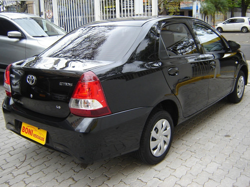 Imagem 5 de 14 de Toyota Etios Sd X Vsc Mt