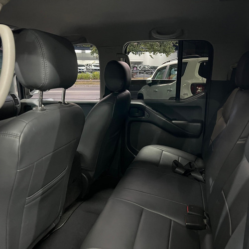 Nissan Frontier 2.5 Le Cab. Dupla 4x4 4p