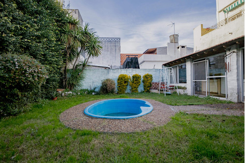 Casa 4 Amb Jardin +local+ Pileta - Acepta Permuta