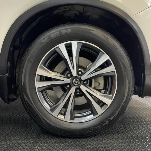 Nissan X-Trail 2.5 Advance 3 Filas Cvt