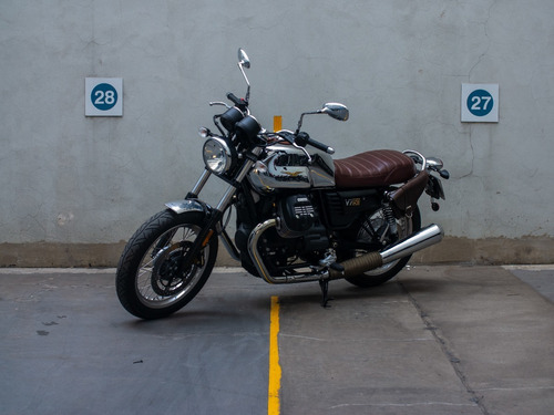 Imagen 6 de 15 de Moto Guzzi V7 Iii Aniversario Usada