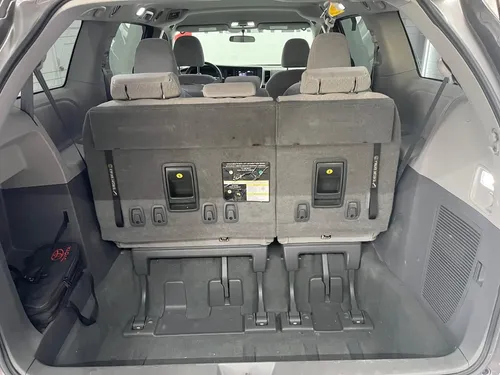 Toyota Sienna 3.5 Le At