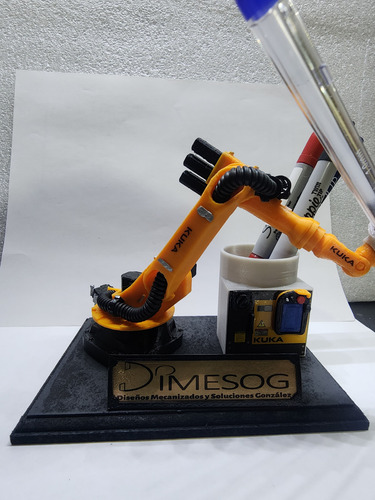 Robot Kuka Portalápices Escala 1:16 (Usado)