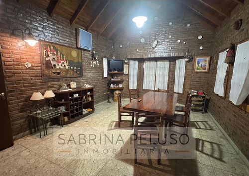 Venta Casa 7 Ambientes Moreno Centro
