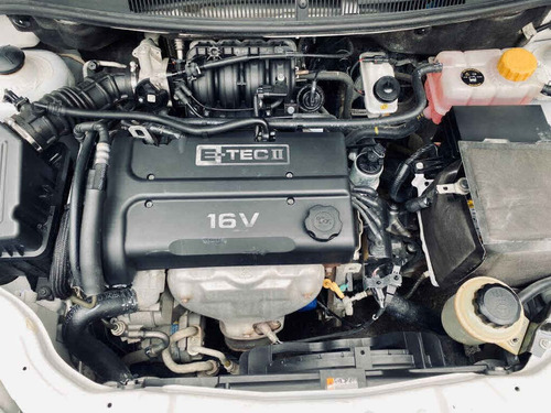 Imagen 8 de 8 de Chevrolet Aveo 2017 4p Ls L4/1.6 Man Linea Anterior