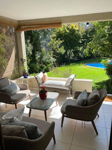Casa Familiar Remodelada En El Arrayán Con Quincho Y Piscina