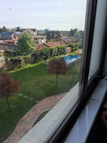 Departamento De Lujo En Sector Residencial: 2 Dormitorios, 2
