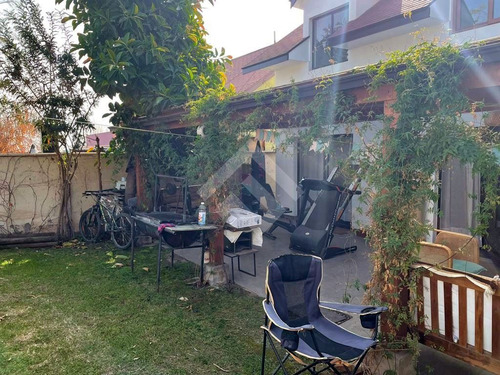 Casa En Venta De 3 Dorm. En La Florida