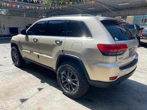 Imagen 3 de 9 de Toyota Fortuner Sr5