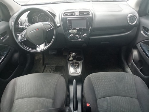 Imagen 6 de 14 de Dodge Attitude Sxt Cvt 2018