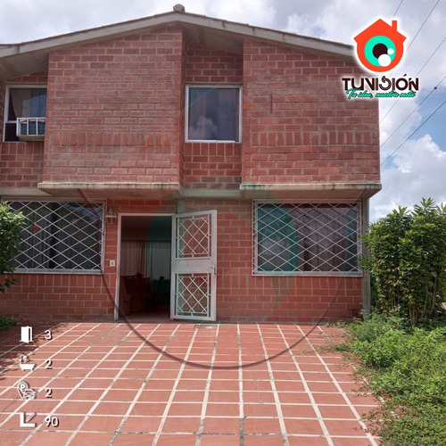 Imagen 1 de 9 de Town House (casa) En Valle Claro, Urbanización Valle Chara, Charallave, Miranda