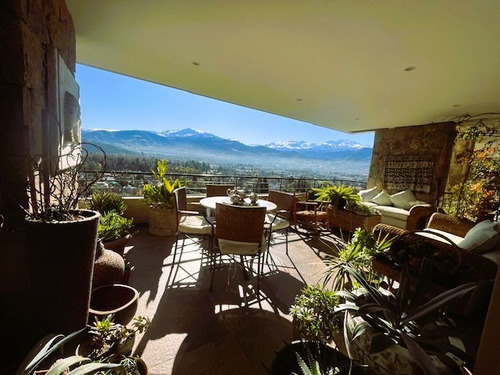 Venta, Impecable, Vistas Despejadas, Tres Dormitorios.