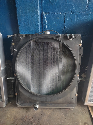 Imagen 2 de 4 de Radiador Para Camión Mitsubishi Fm Fk Canter 657 Aluminio