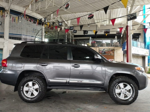 Imagen 3 de 10 de Toyota Land Cruiser