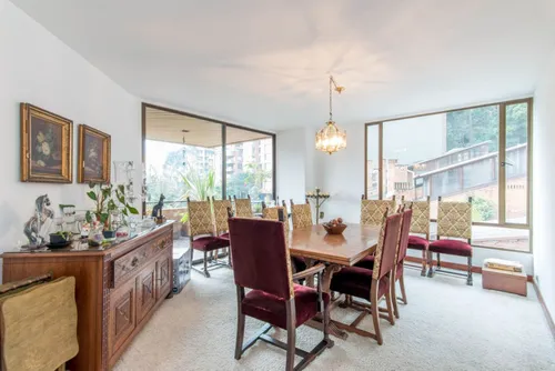 Apartamento En Arriendo En Los Rosales. Cod A12562