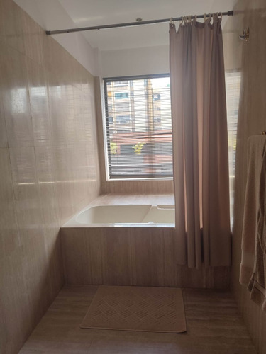 Imagen 18 de 23 de Alquilo Magnifico Ph Triple 240 M2 En Campo Alegre.