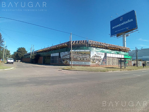 Venta / Locales Comerciales Sobre Panamericana / Bayugar Negocios Inmobiliarios