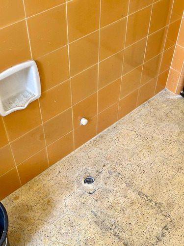 Sala Comercial Com Banheiro E Copa