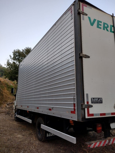 Imagem 4 de 9 de Ford Cargo 815 2005 Bau