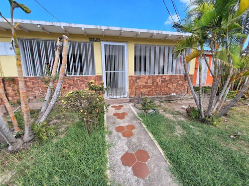 Casa Remodelada Y Ampliada Ubicada En El Trigal De Cabudare,gabriela C