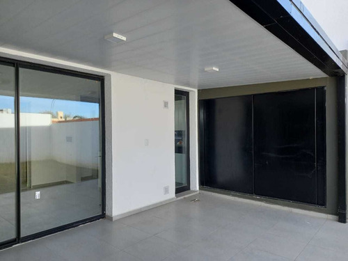 Amplio Duplex En Venta En Greenville Ii