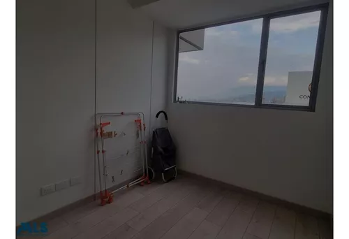 Apartamento En Excelente Ubicación En Envigado(mls#251443)