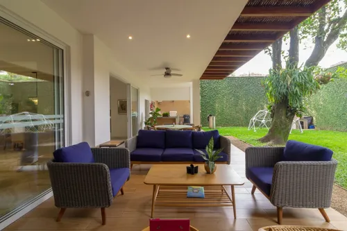 Casa En Arriendo/venta En Cristales. Cod A6433
