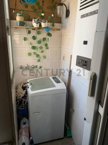 Departamento 3 Ambientes En Flores - Excelente Ubicacion - Oportunidad