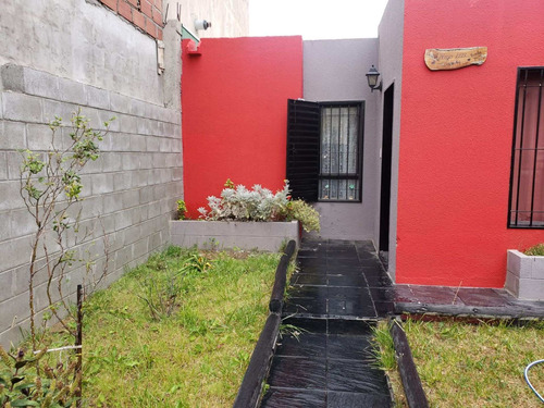 Casa 3 Dormitorios En Barrio Saavedra. Retasada. | MercadoLibre