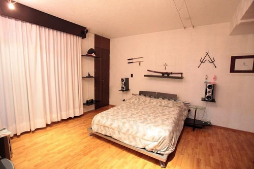 Imagen 18 de 22 de Oportunidad De Gran Residencia Con Jardín