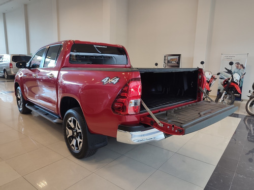Imagen 13 de 24 de Toyota Hilux Srx 4x4 Mt